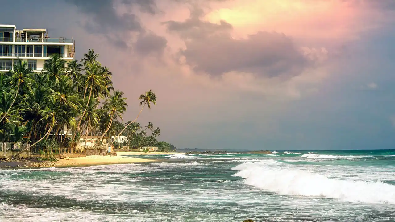 Closest beach to Colombo, Sri Lanka – scenic coastal getaway at Mount Lavinia