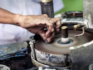 Gem cutting and lapidary workshop during a Sri Lankan sapphire trail