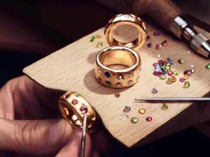 Traditional Sri Lankan jewellery workshop with skilled artisans crafting gemstone jewellery